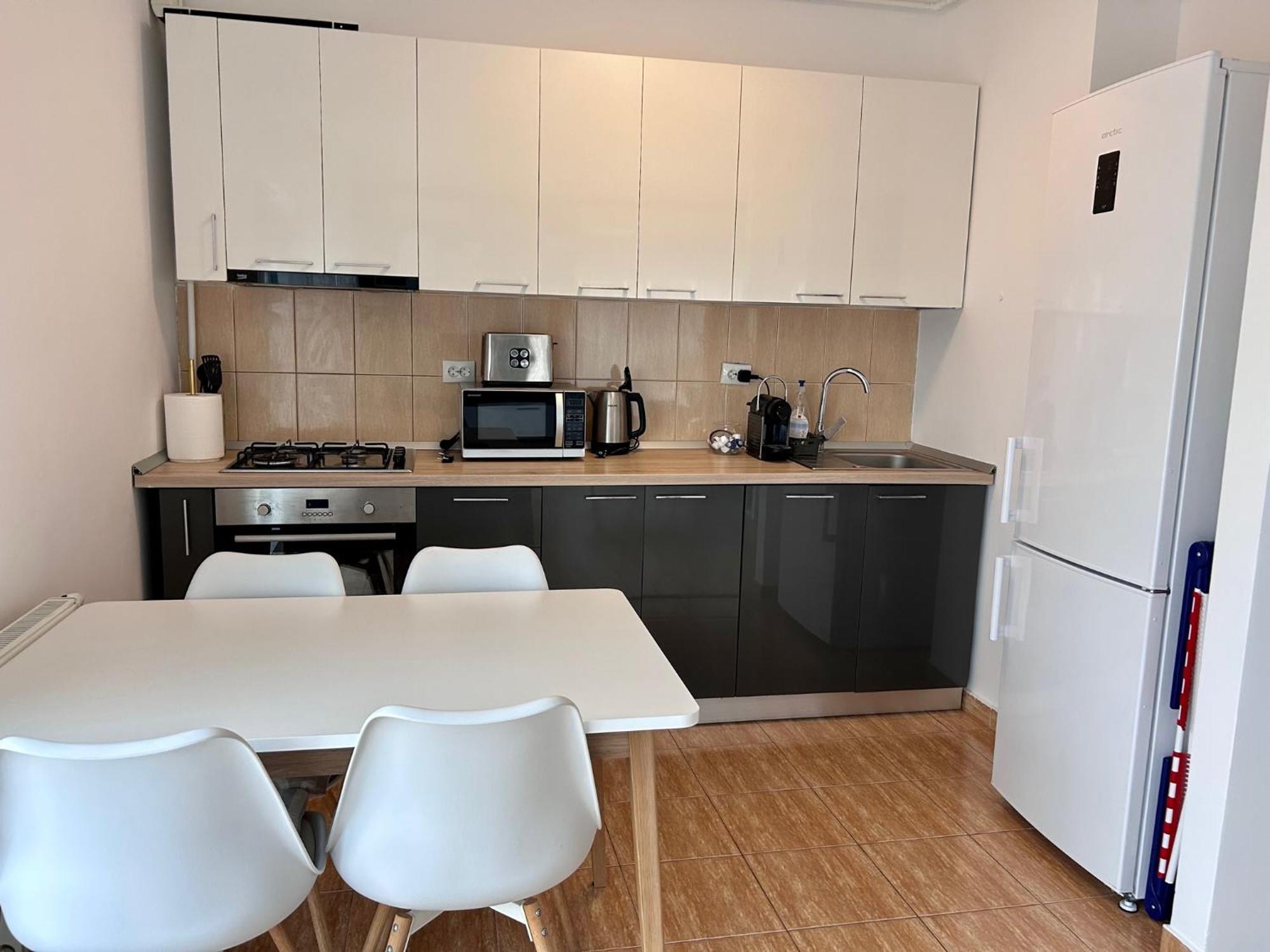 Sunrise Apartment Букурещ Екстериор снимка